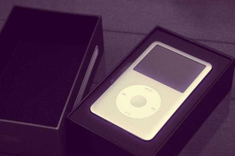 iPod Lawsuit Loses One Plaintiff