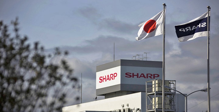 Apple Manufacturer Foxconn Bids on Sharp