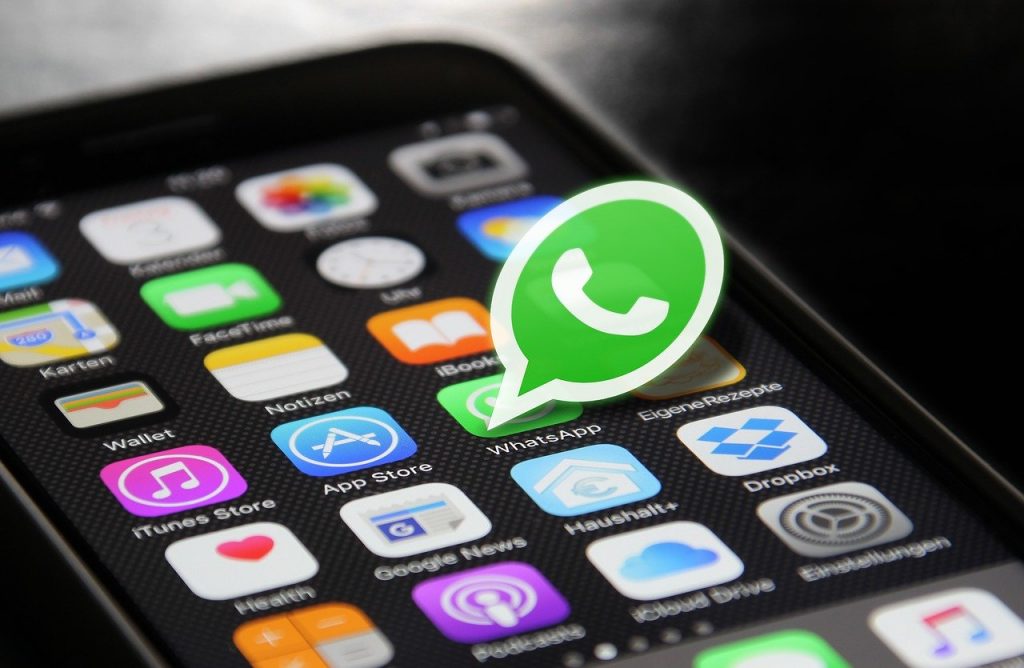 WhatsApp to Provide Users with Friend Suggestions and Advertisements