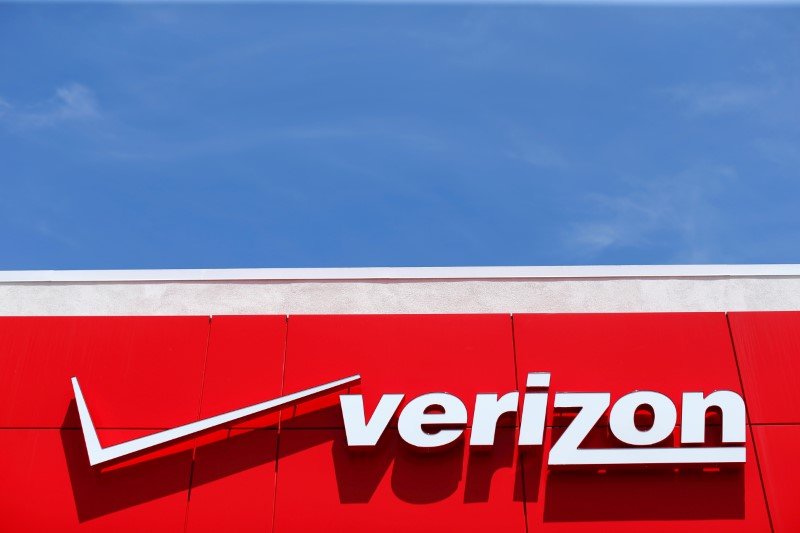 Verizon to Lower Price for Yahoo Deal