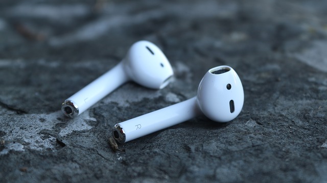 Apple AirPods Review