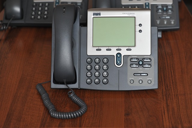 Why Use IP Telephone System in Your Office Setting?