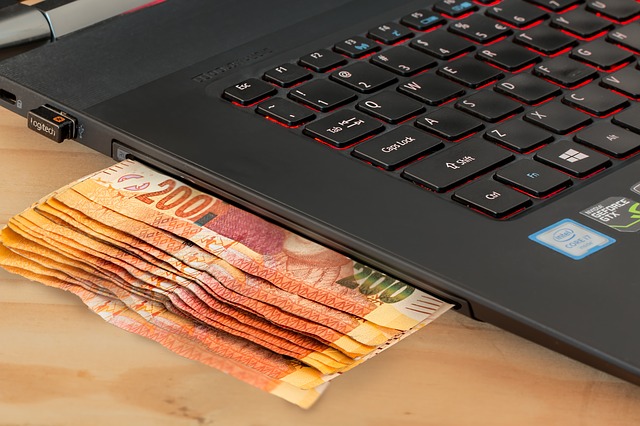 The Side Hustle: 5 Creative Ways to Make Money Online