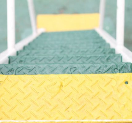 Things to Consider when Hiring a Professional Stair Cleaning Service